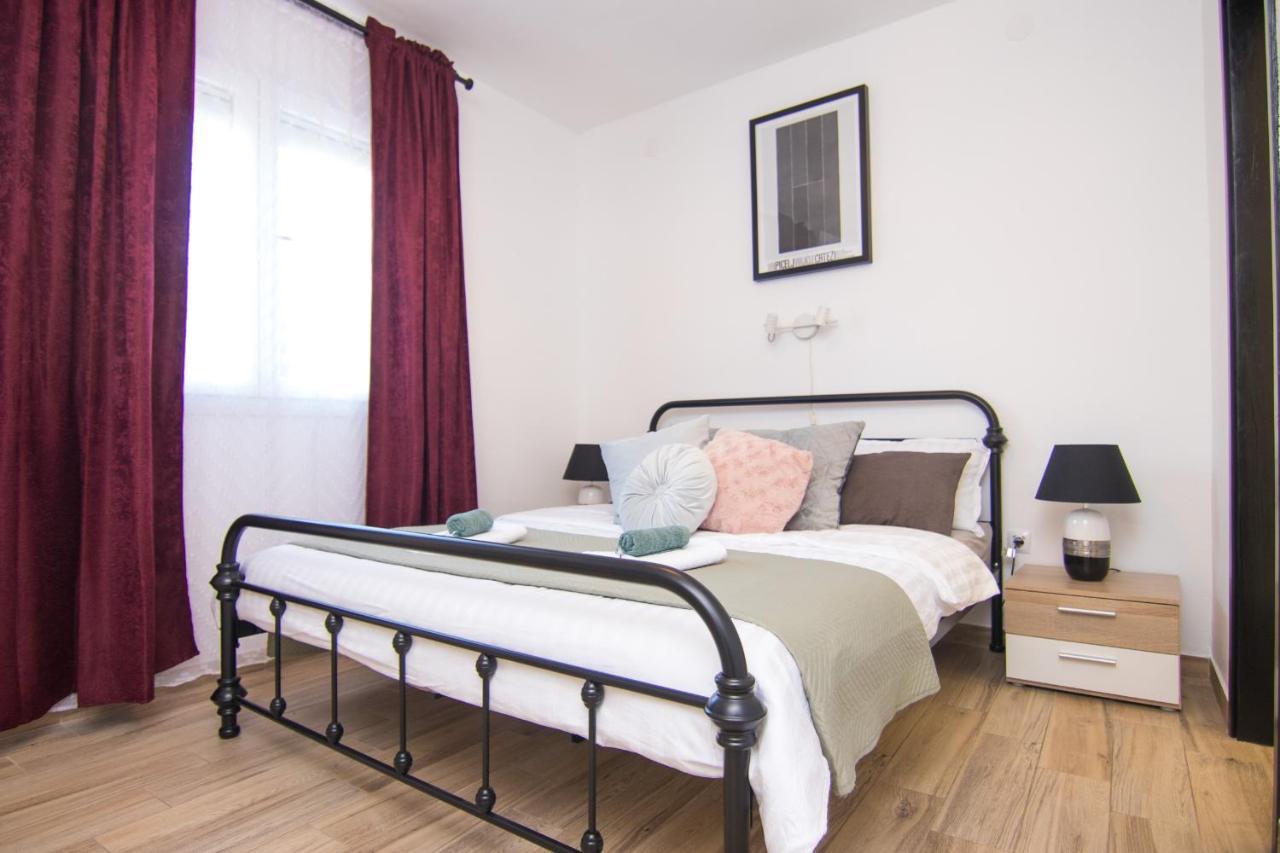 Apartments Flowers Krk Town Dış mekan fotoğraf