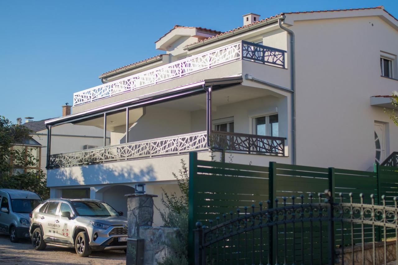 Apartments Flowers Krk Town Dış mekan fotoğraf
