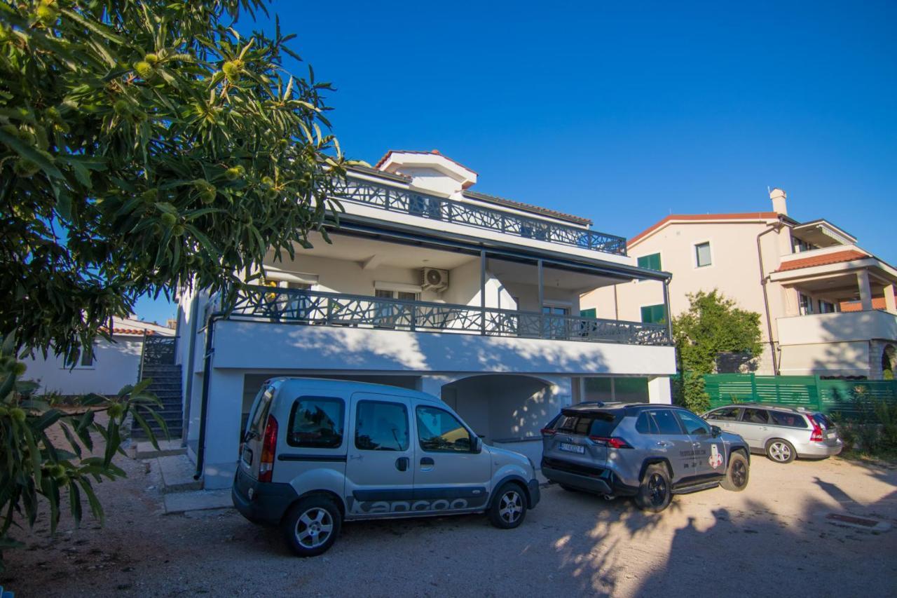 Apartments Flowers Krk Town Dış mekan fotoğraf
