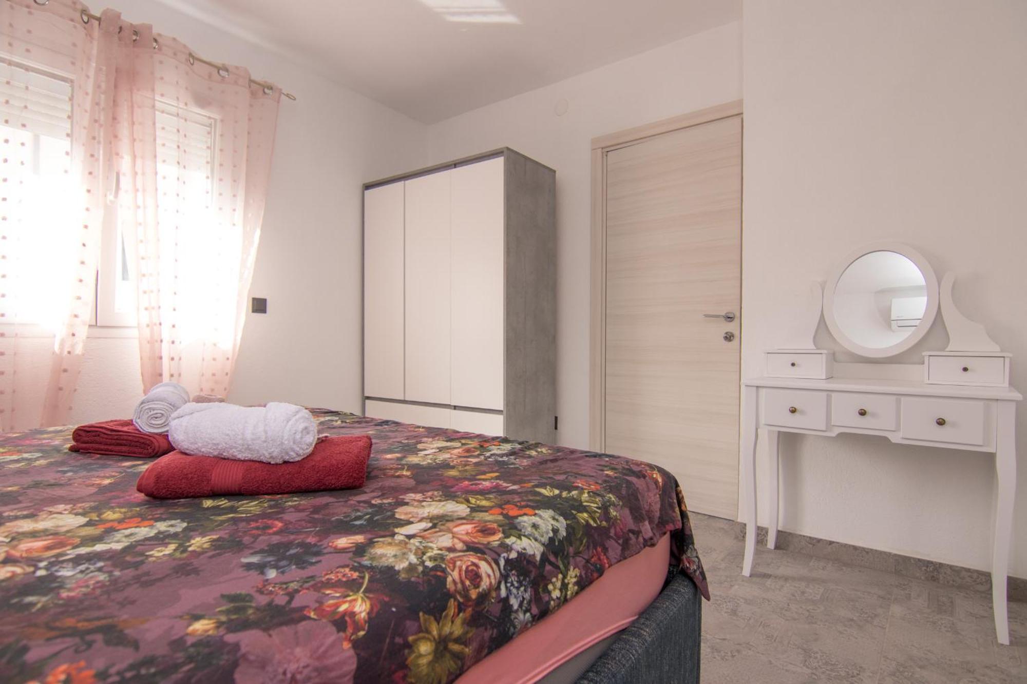 Apartments Flowers Krk Town Dış mekan fotoğraf
