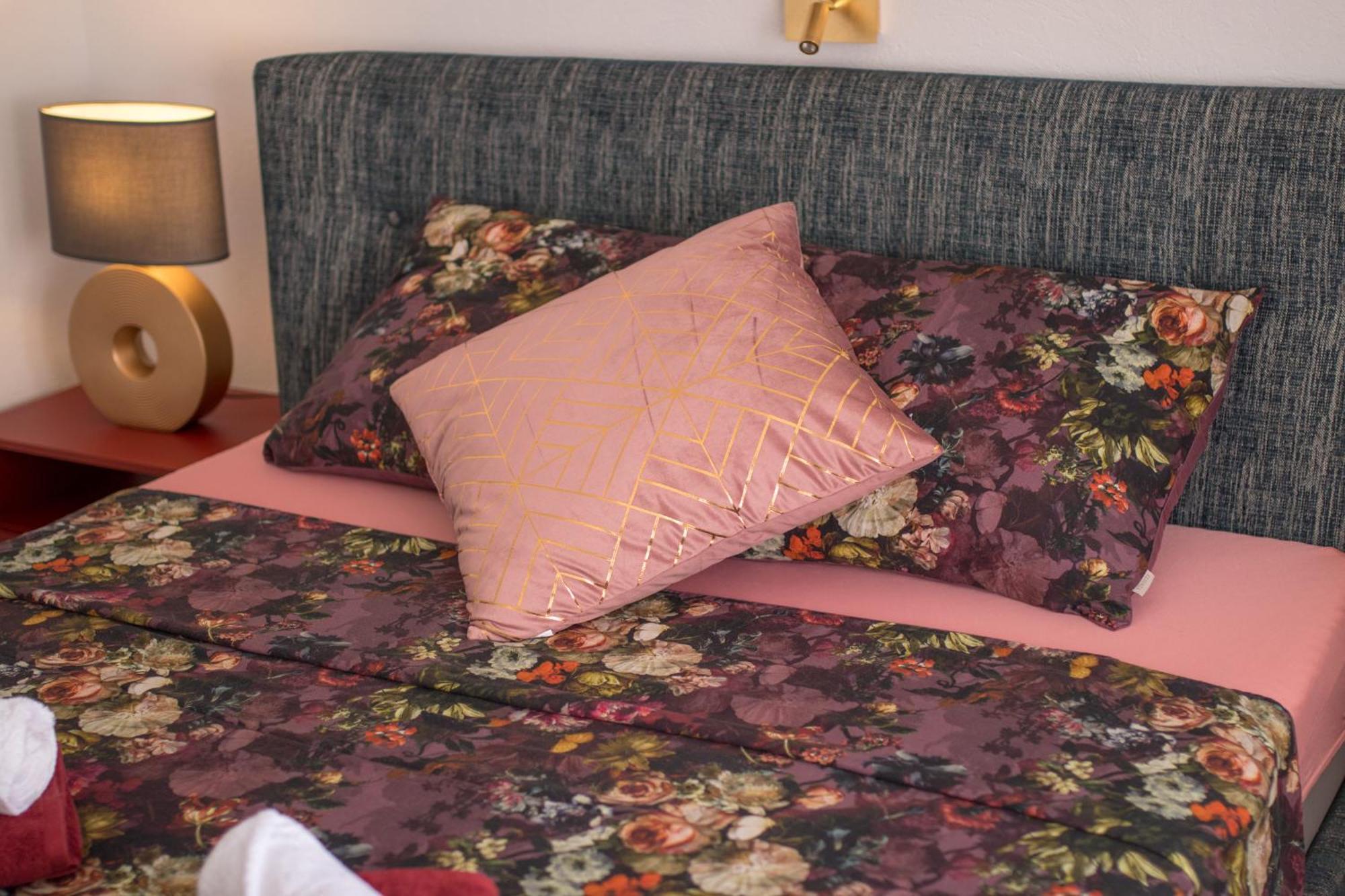 Apartments Flowers Krk Town Dış mekan fotoğraf
