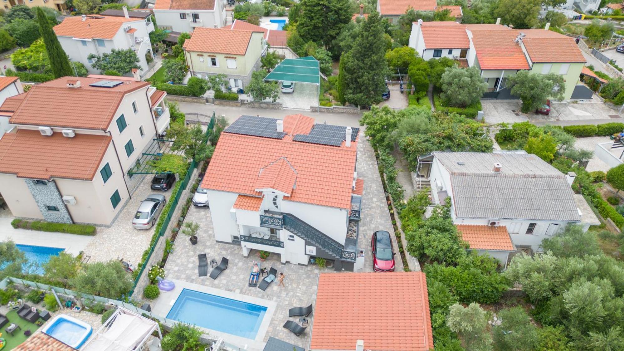 Apartments Flowers Krk Town Dış mekan fotoğraf